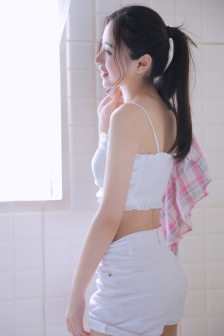 亚精产品一三三菠萝蜜